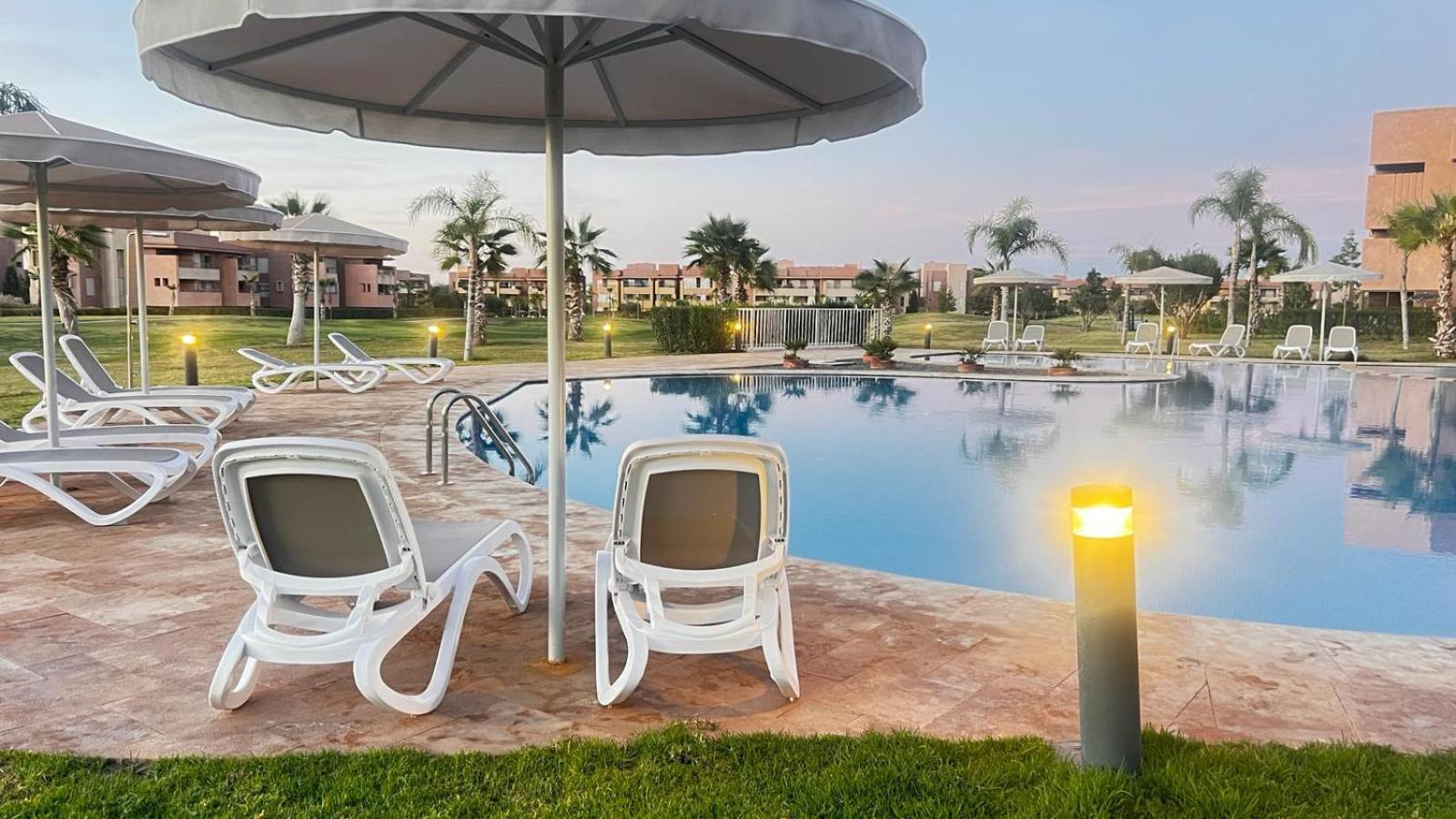 Appartement De Luxe Avec Jardin Vue Sur La Piscine Golf Securise 24H Sur 24 A 5 Minutes De L Aeroport Marakeş Dış mekan fotoğraf